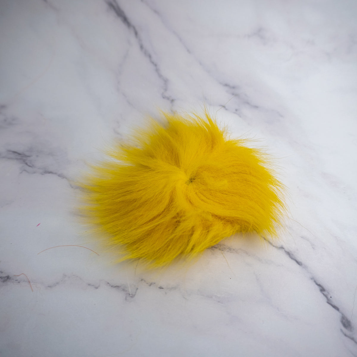 Natural Arctic Fox Tail hair for streamer and baitfish flies